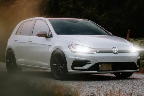 Volkswagen Golf – automat